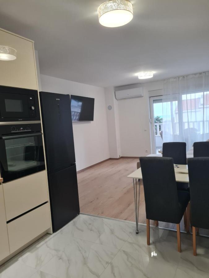 Apartmani Andrea Promajna Exteriör bild